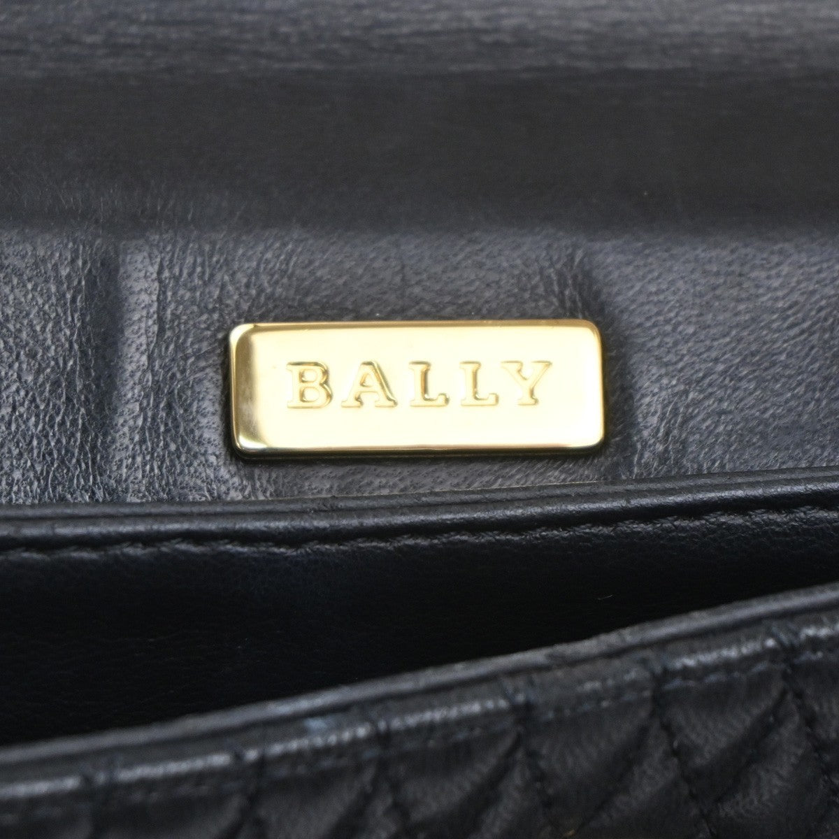 Bally Vintage Quilted Leather Black Leather Handbag (Pre-Owned)