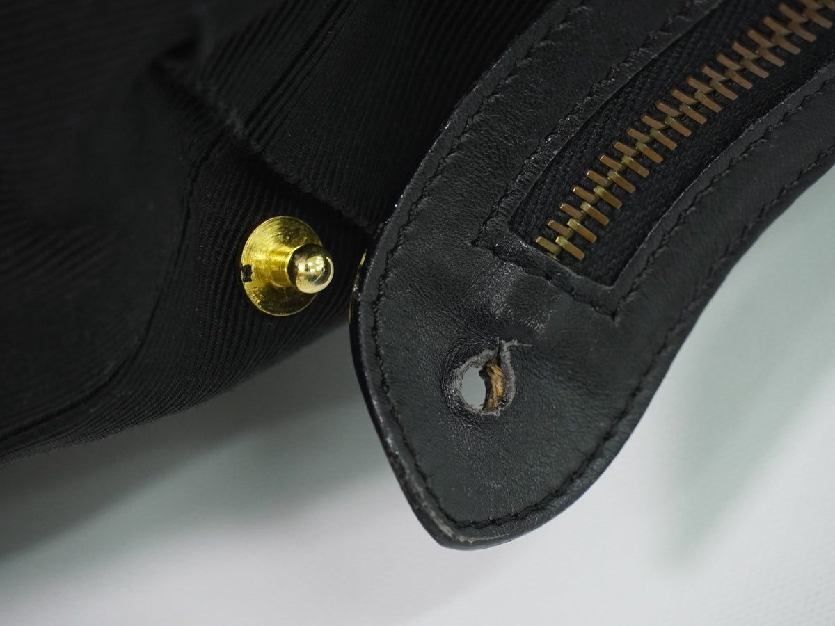 Salvatore Ferragamo Vala Chain Canvas Black Canvas Shoulder Bag Bag (Pre-Owned)