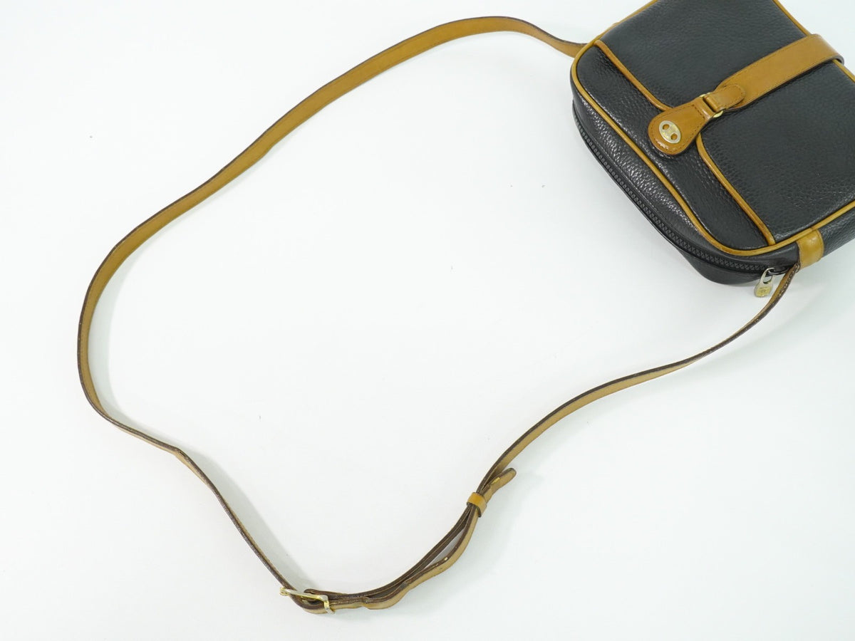 Celine Vintage Leather Black Leather Shoulder Bag Bag (Pre-Owned)