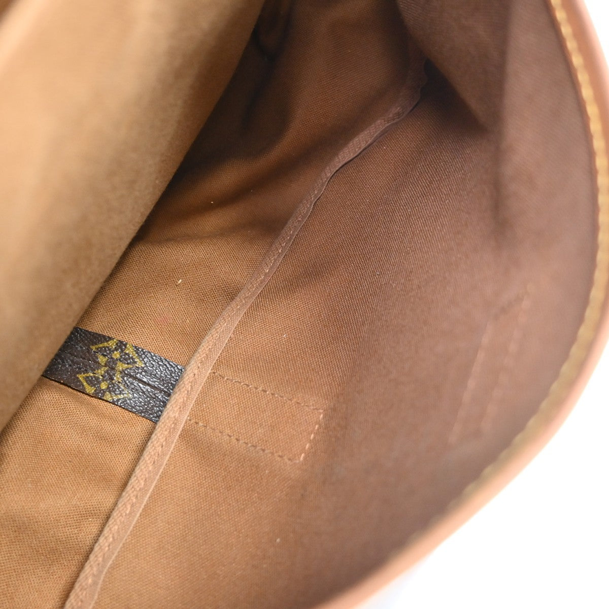 Louis Vuitton Saumur Monogram Brown Canvas Shoulder Bag Bag (Pre-Owned)