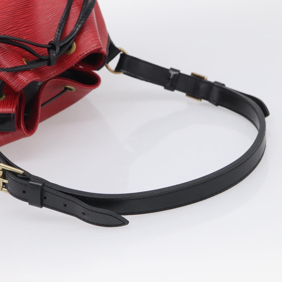 Louis Vuitton Bicolor Petit Noe Epi Leather Red Leather Handbag (Pre-Owned)