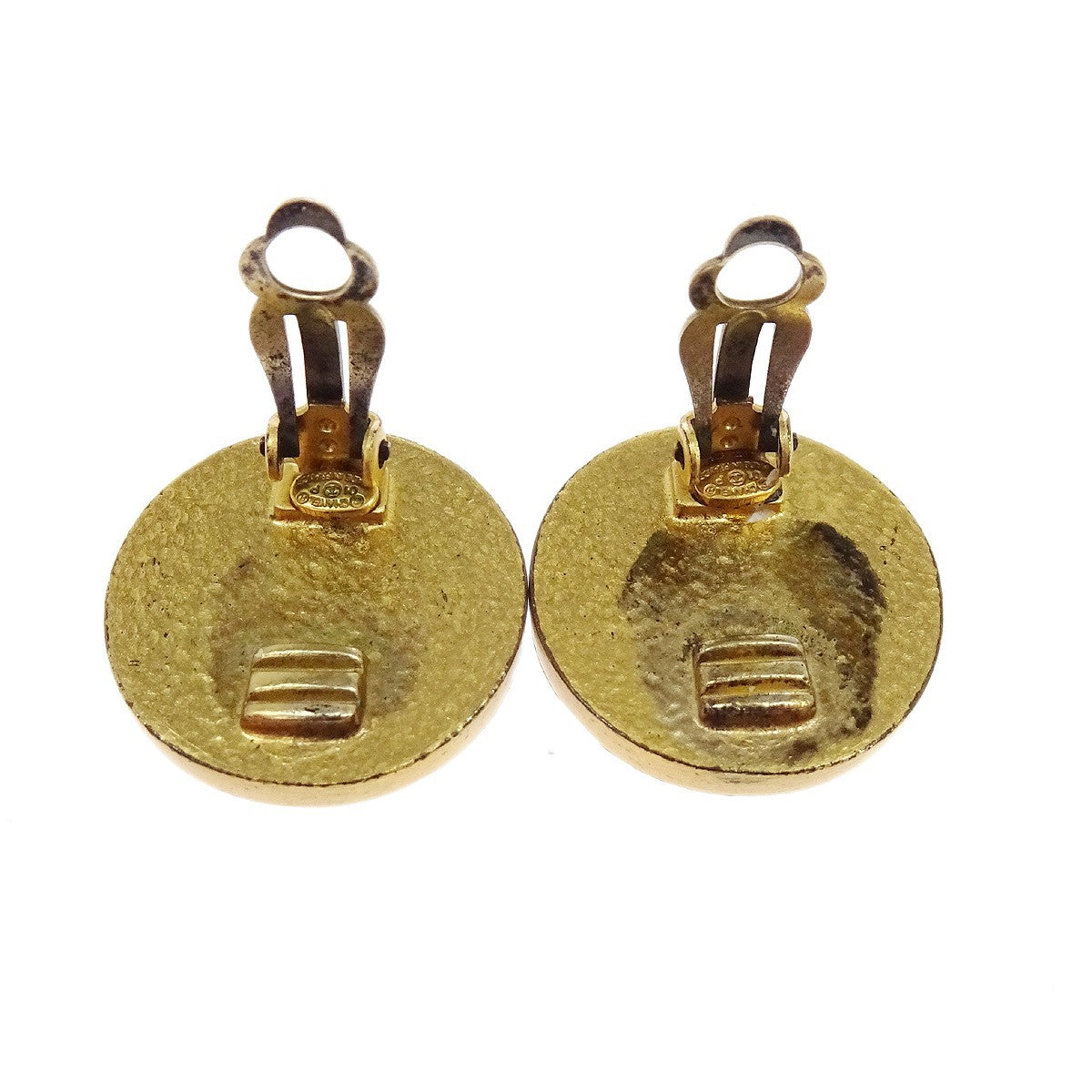Chanel Cc Round Clip-On Metal Gold Gold_Plated Earrings Jewelry (Pre-Owned)