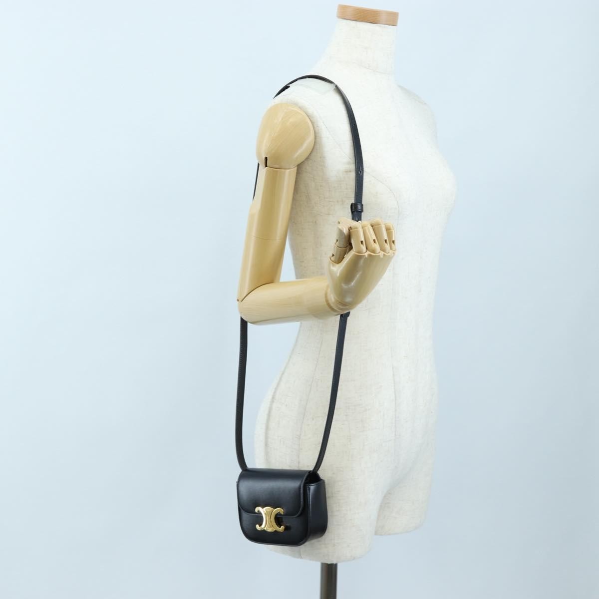 Celine Triomphe Smooth Calfskin Black Leather Shoulder Bag Bag (Pre-Owned)
