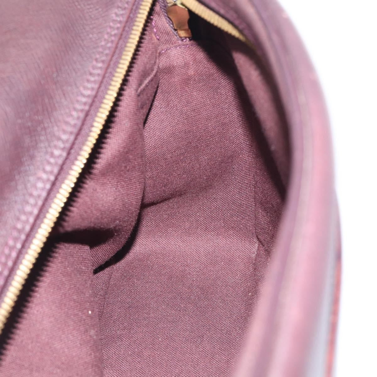 Louis Vuitton Reporter Taiga Leather Burgundy Leather Shoulder Bag Bag (Pre-Owned)