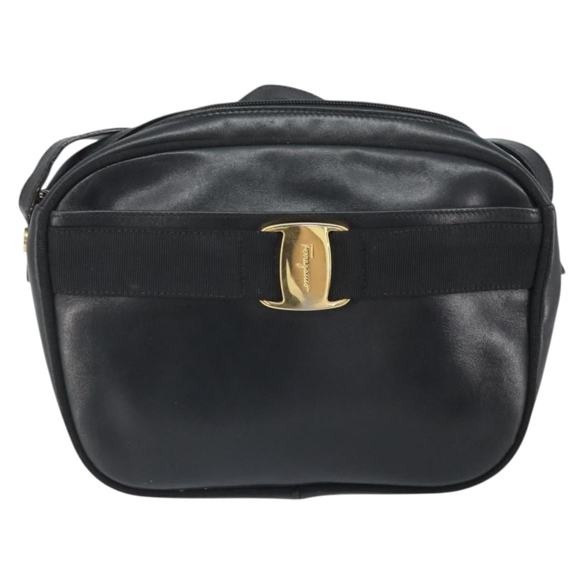 Salvatore Ferragamo Vara Bow Camera Leather Black Leather Shoulder Bag Bag (Pre-Owned)