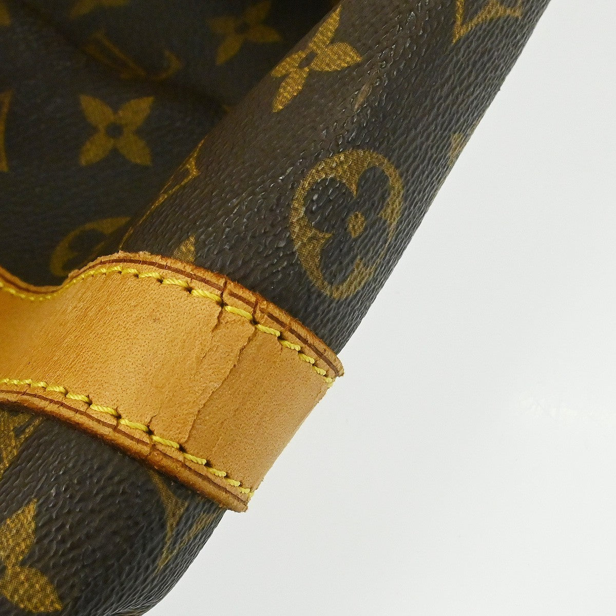 Louis Vuitton Keepall Monogram Brown Canvas Travel Bag Bag (Pre-Owned)