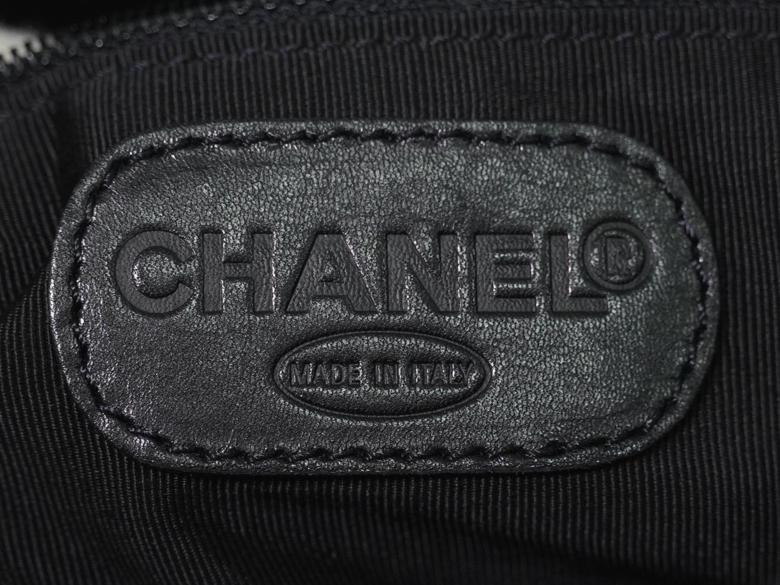 Chanel Vintage Cc Turnlock Tote Leather Black Leather Tote Bag Bag (Pre-Owned)
