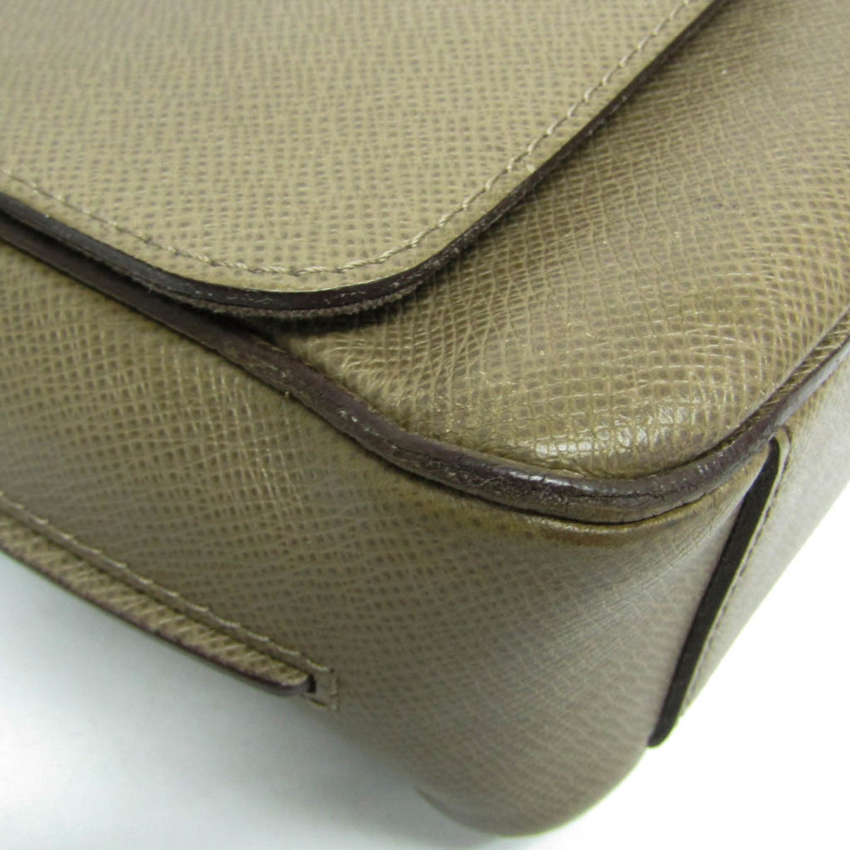 Louis Vuitton Roman Taiga Leather Beige Leather Shoulder Bag Bag (Pre-Owned)