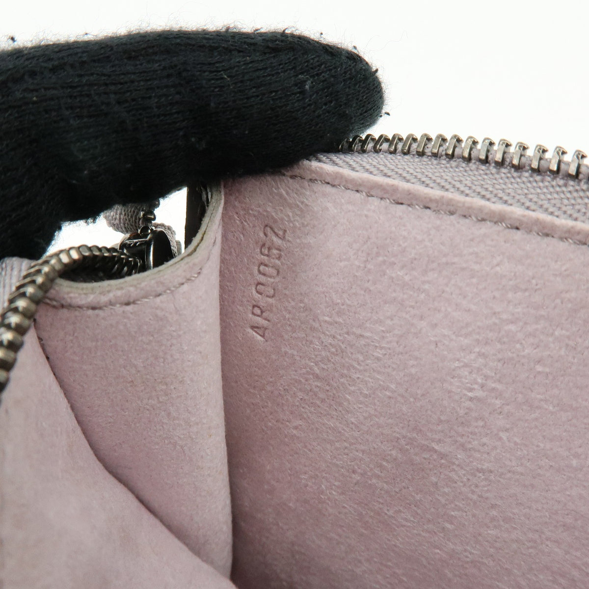 Louis Vuitton Pochette Accessoires Epi Leather Purple Leather Clutche & Pouche Bag (Pre-Owned)