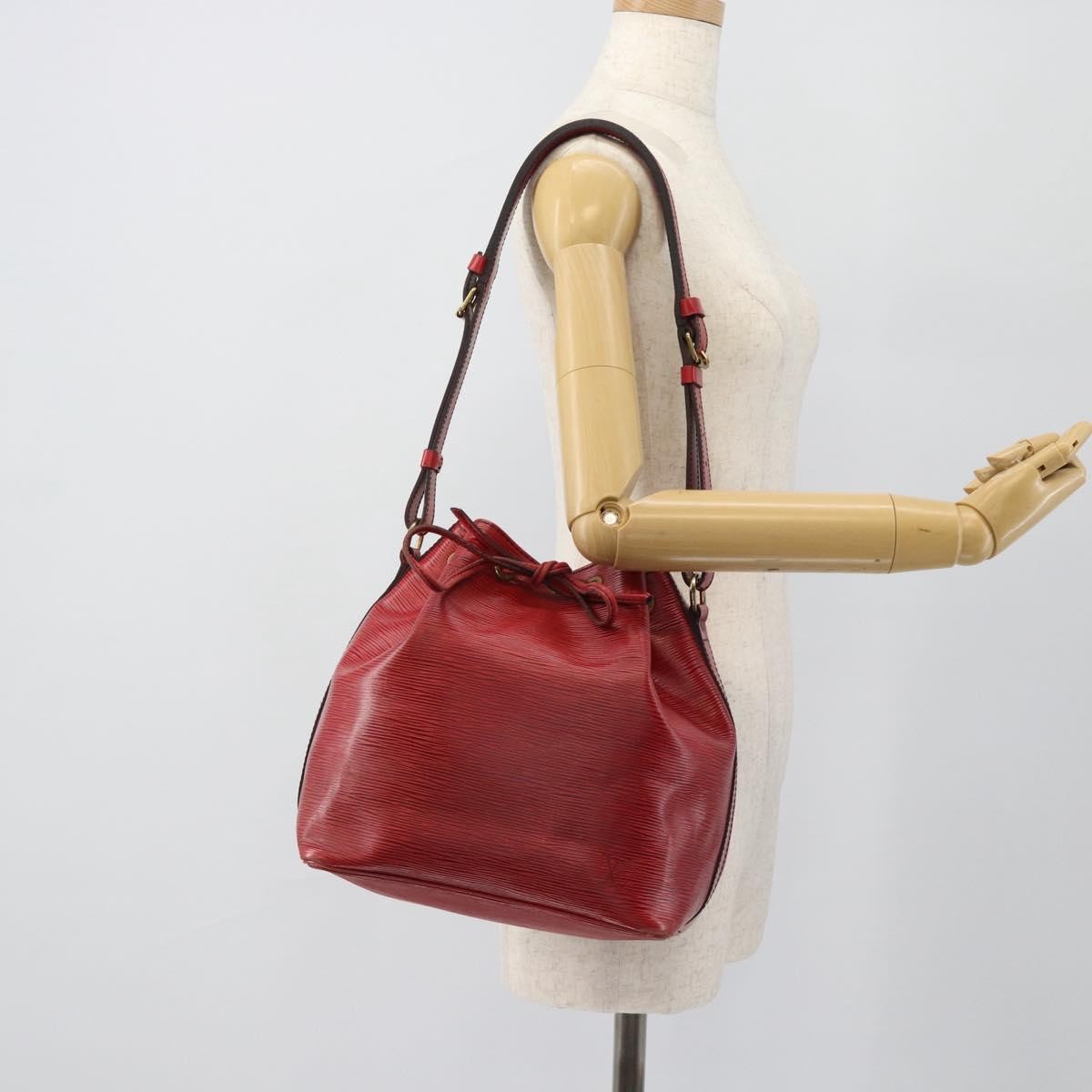 Louis Vuitton Petit Noe Epi Leather Red Leather Shoulder Bag Bag (Pre-Owned)