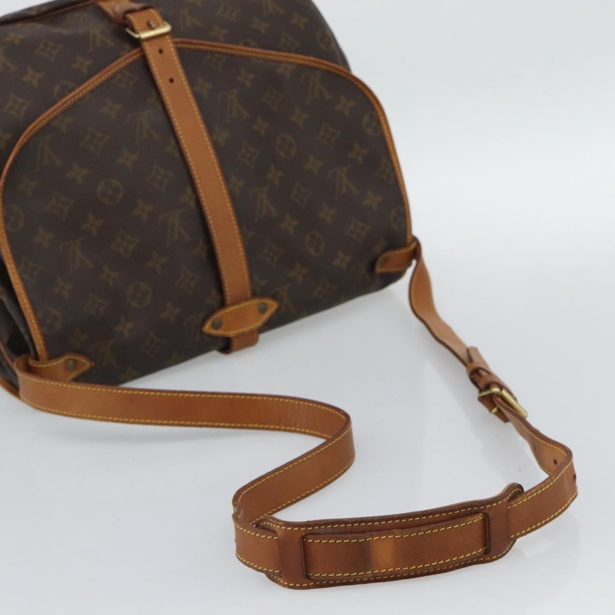 Louis Vuitton Saumur Canvas Brown Canvas Shoulder Bag Bag (Pre-Owned)