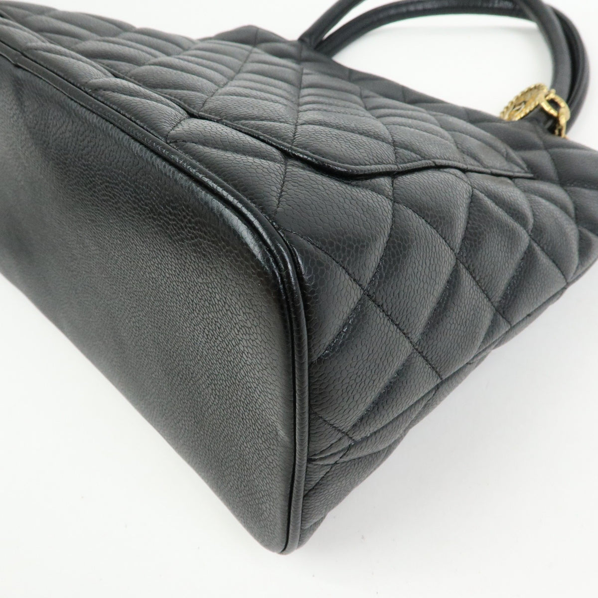 Chanel Medallion Quilted Caviar Black Crocodile_Skin Tote Bag Bag (Pre-Owned)