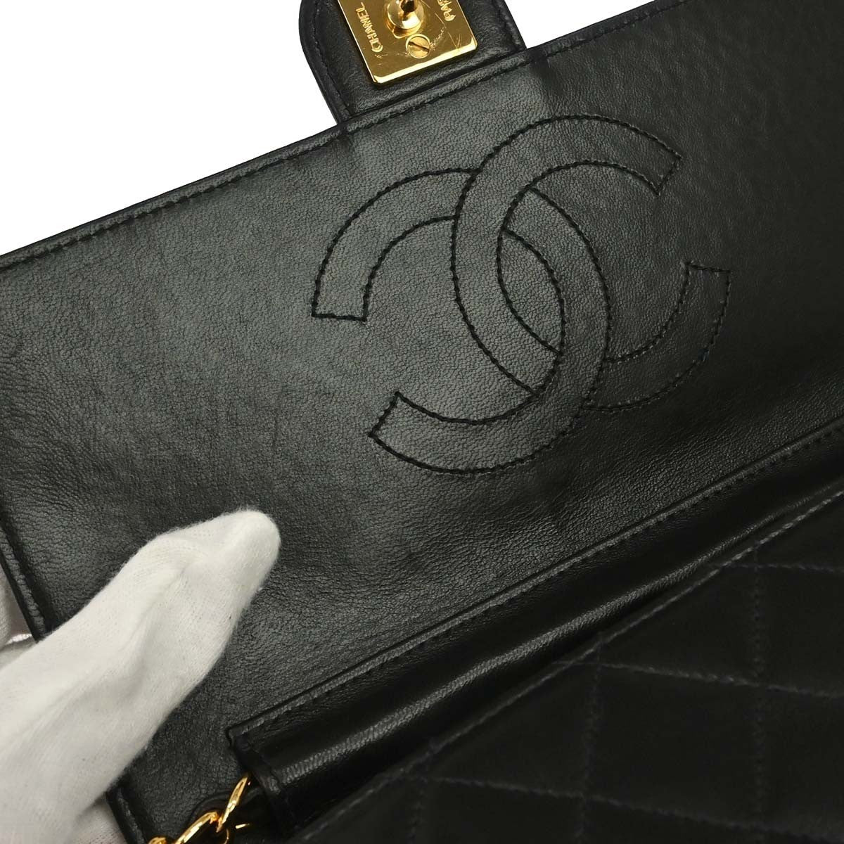 Chanel Vintage Classic Flap Quilted Lambskin Black Leather Shoulder Bag Bag (Pre-Owned)