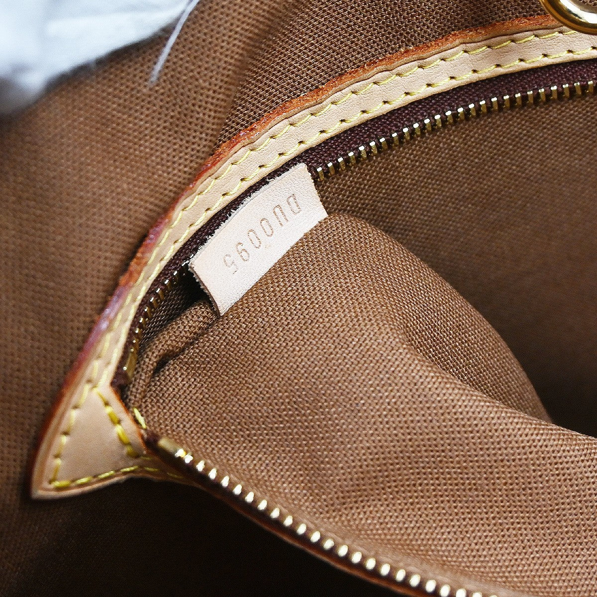 Louis Vuitton Batignolles Monogram Canvas Brown Canvas Shoulder Bag Bag (Pre-Owned)