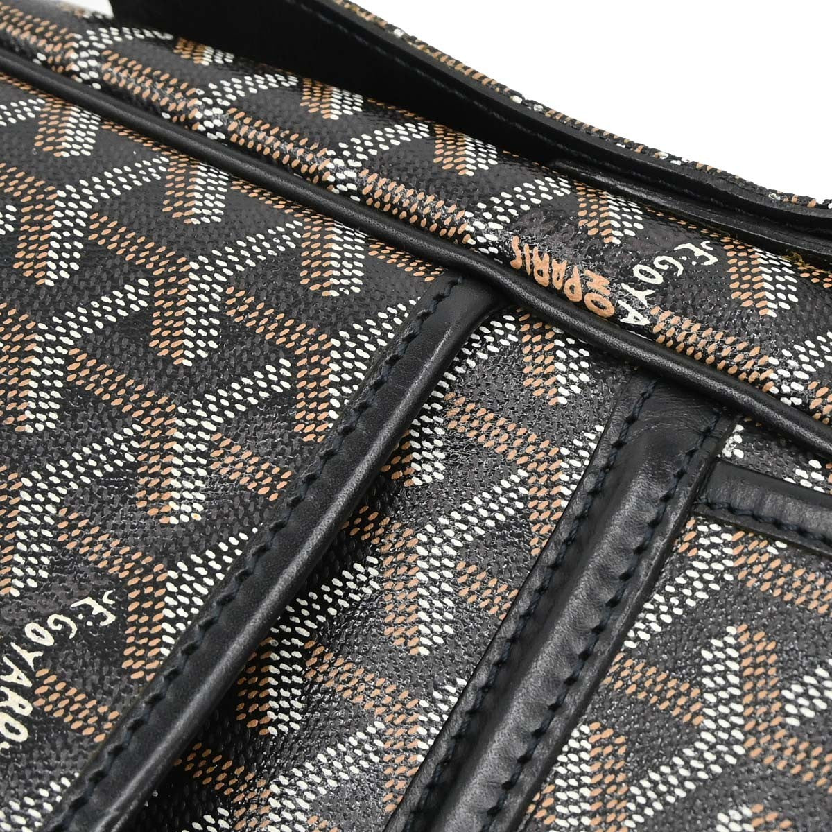 Goyard Grand Bleu Messenger Coated Canvas Black Canvas Handbag (Pre-Owned)