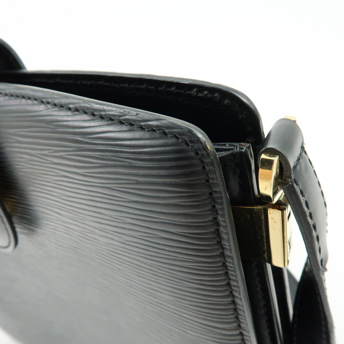 Louis Vuitton Capucines Epi Leather Black Leather Handbag (Pre-Owned)