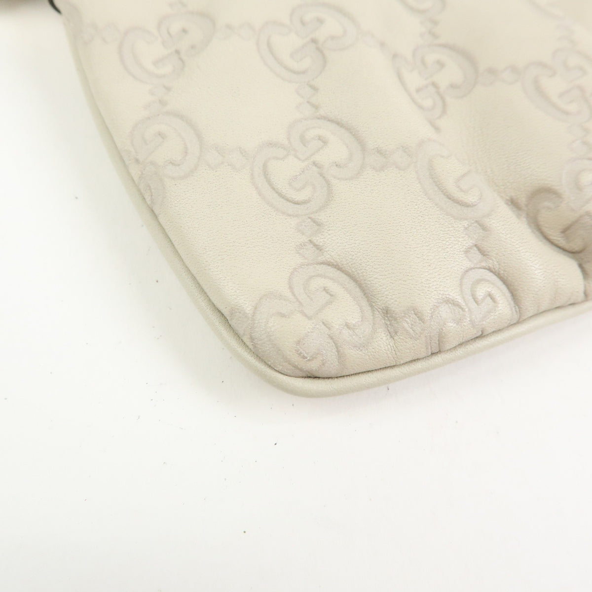 Gucci Heart Wristlet Guccissima Leather Beige Leather Clutche & Pouche Bag (Pre-Owned)