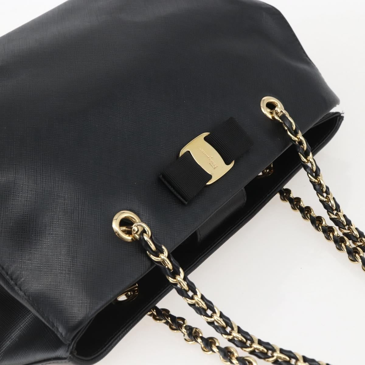 Salvatore Ferragamo Vala Chain Leather Black Leather Shoulder Bag Bag (Pre-Owned)