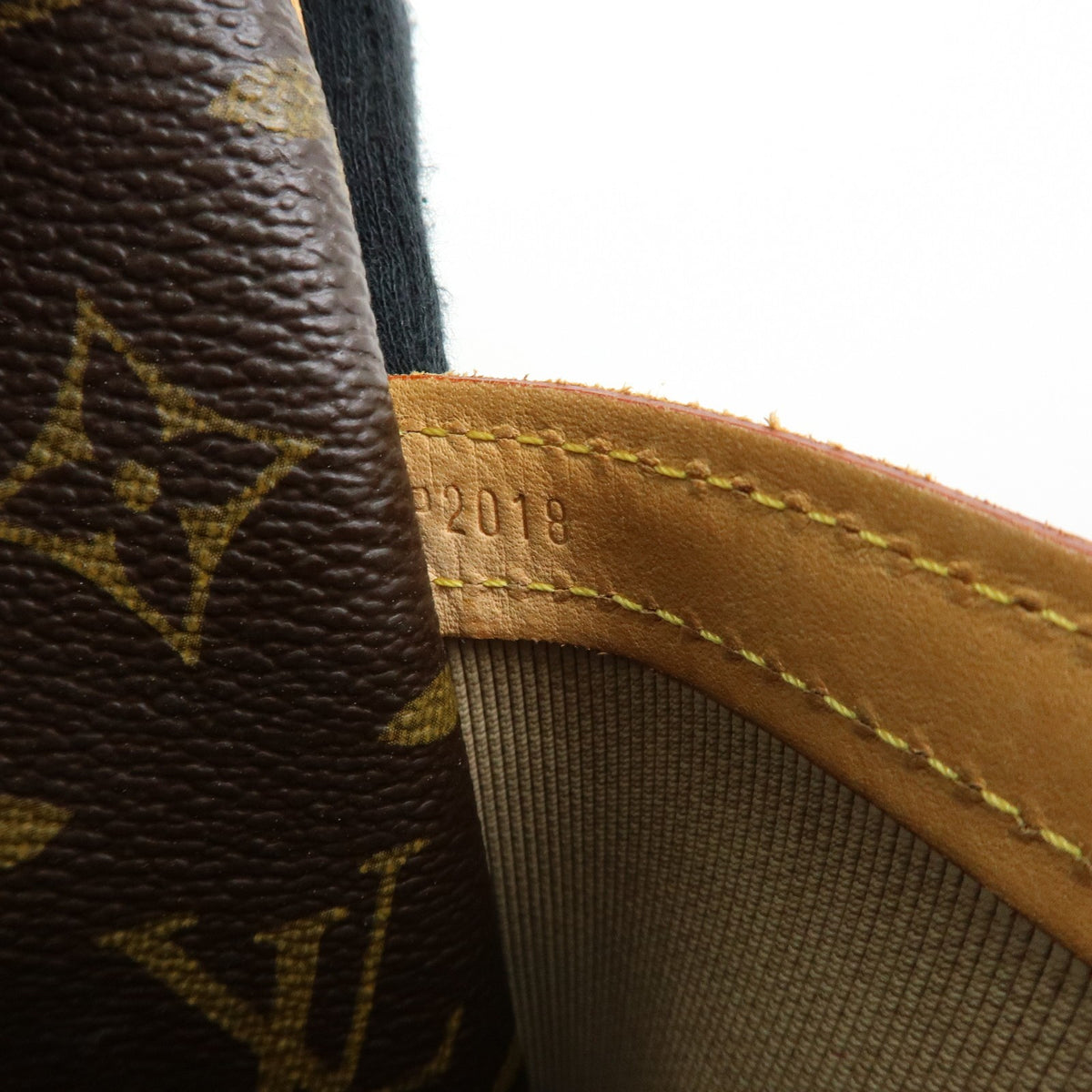 Louis Vuitton Reporter Monogram Canvas Brown Canvas Shoulder Bag Bag (Pre-Owned)