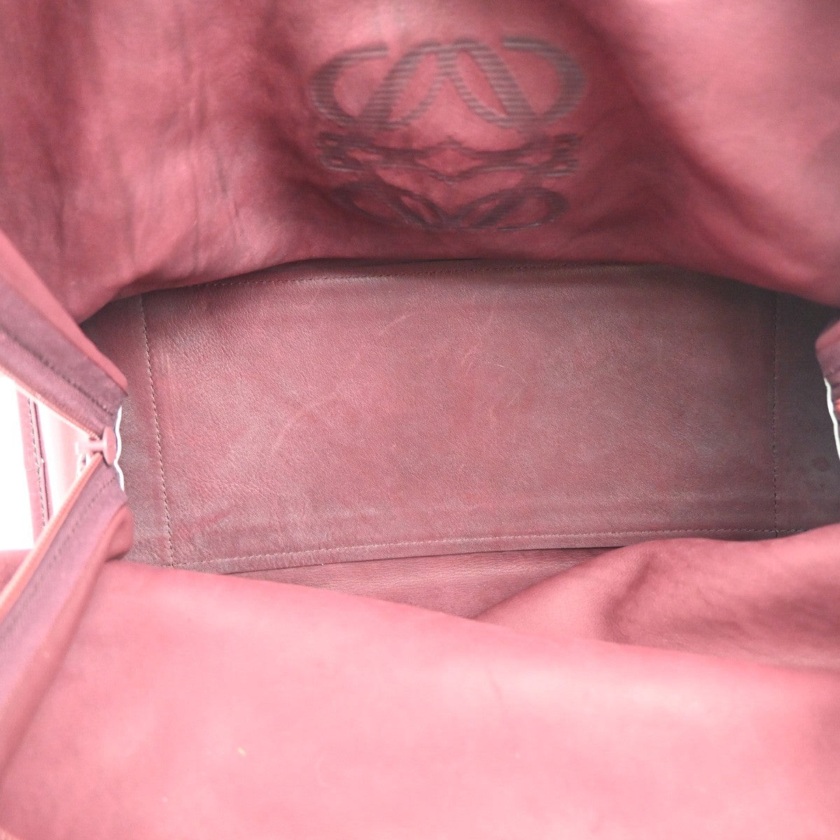 Loewe Amazona Suede Red Suede Handbag (Pre-Owned)