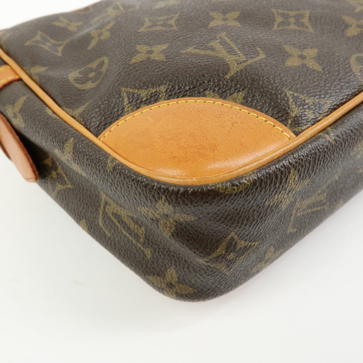 Louis Vuitton Compiegne Cosmetic Monogram Canvas Brown Canvas Toiletry Case Accessory (Pre-Owned)