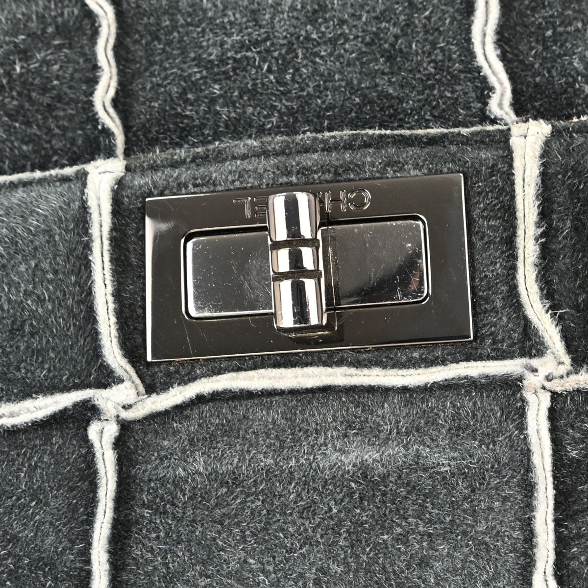 Chanel Reissue Flap Suede Patchwork Gray Suede Handbag (Pre-Owned)