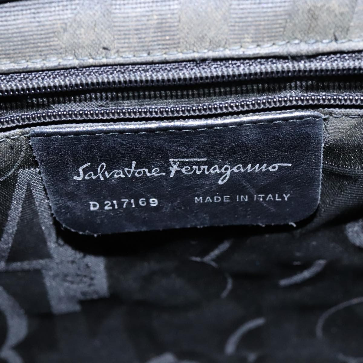 Salvatore Ferragamo Vara Leather Black Patent_Leather Shoulder Bag Bag (Pre-Owned)