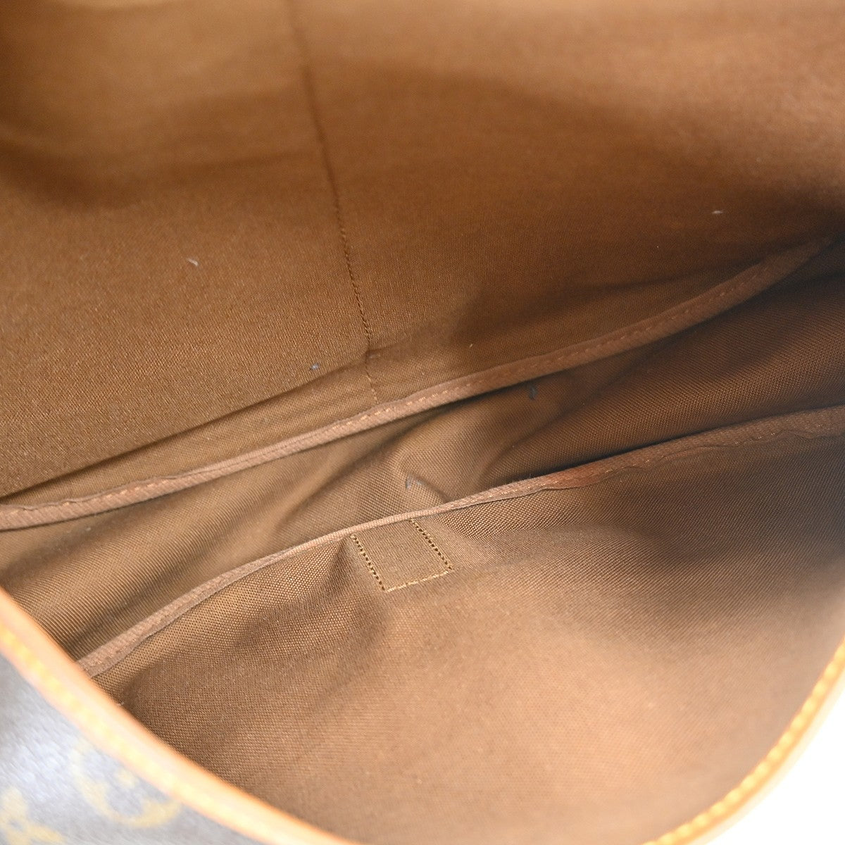 Louis Vuitton Saumur Monogram Canvas Brown Canvas Handbag (Pre-Owned)