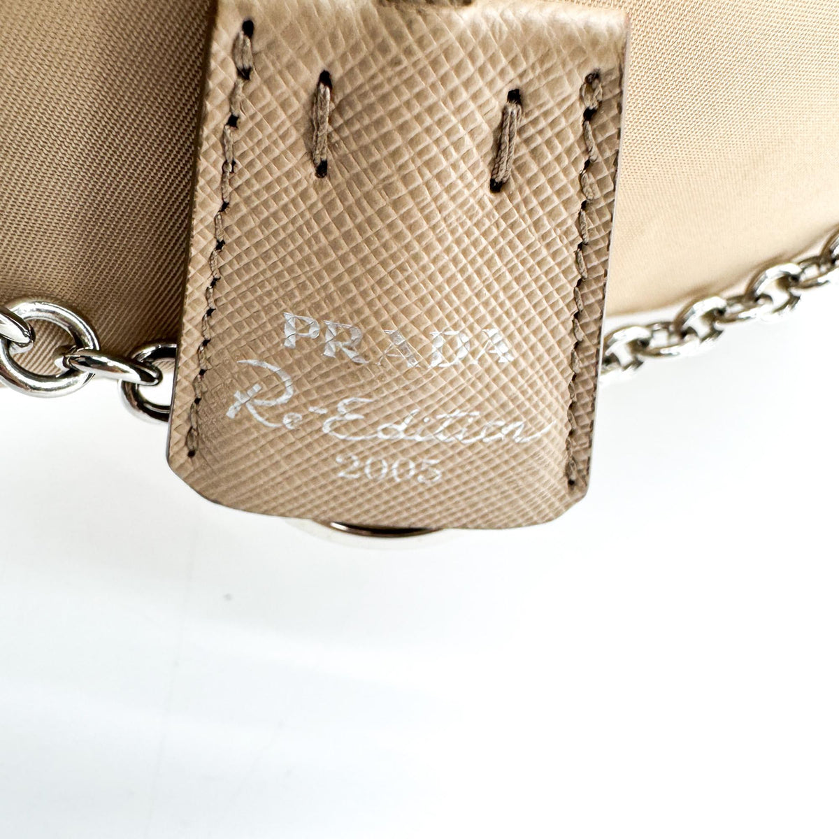 Prada Re-Edition 2005 Tessuto Beige Nylon Shoulder Bag Bag (Pre-Owned)