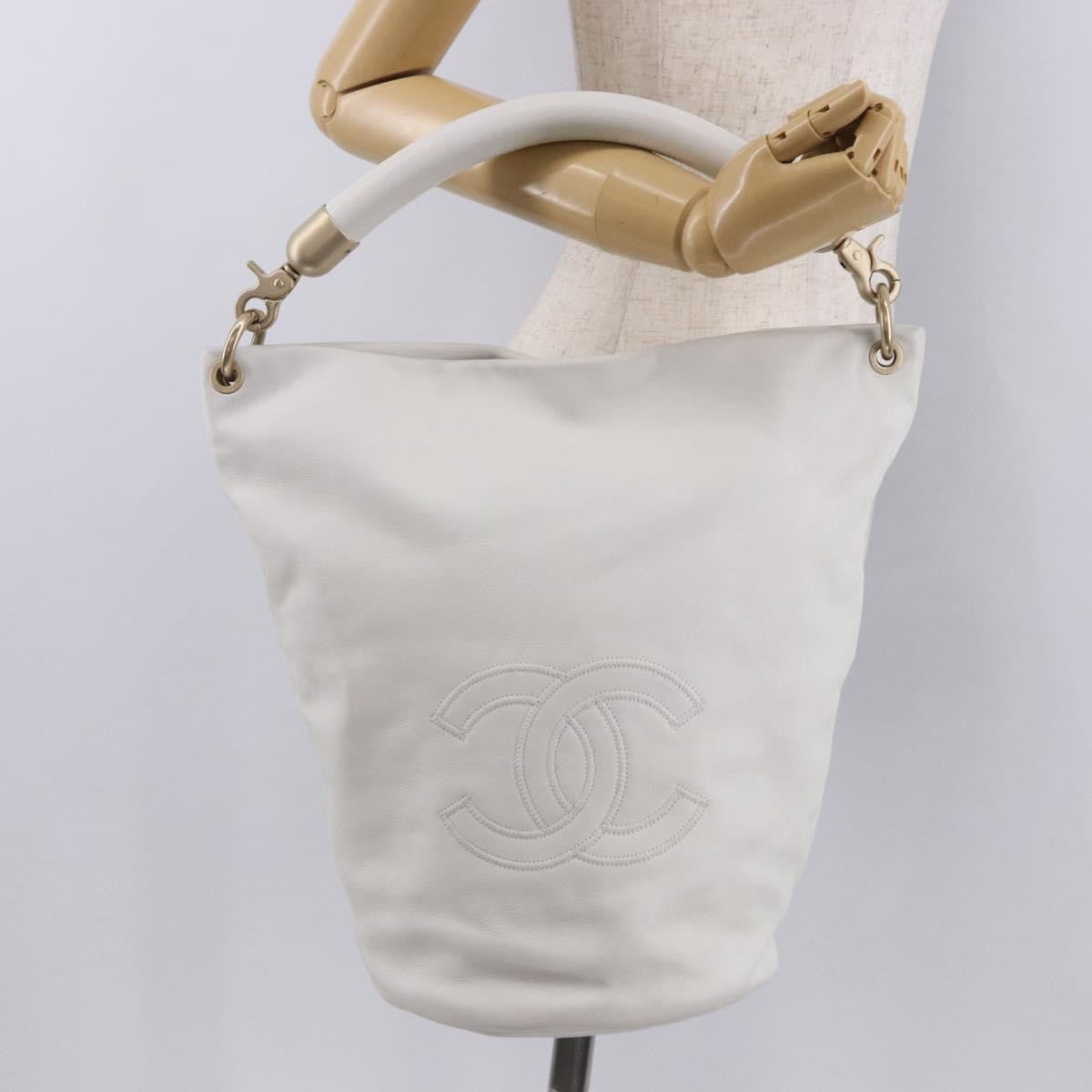 Chanel Vintage Cc Handle Bucket Leather White Leather Handbag (Pre-Owned)