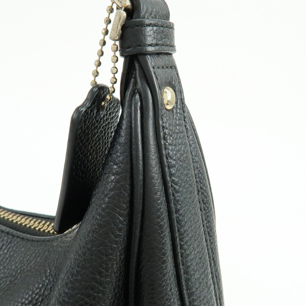 Coach Shoulder Leather Black Leather Handbag (Pre-Owned)