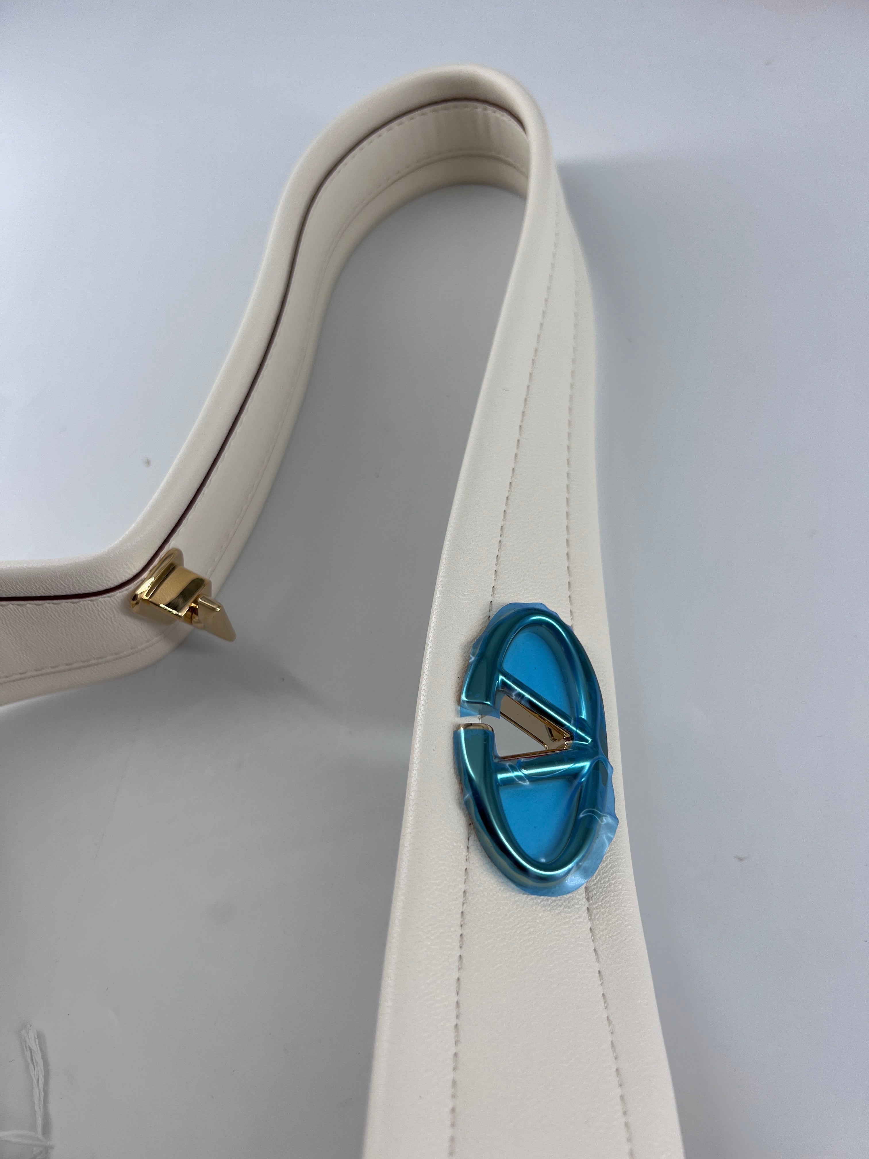Valentino Garavani Ruffle Leather White Leather Shoulder Bag Bag (Pre-Owned)