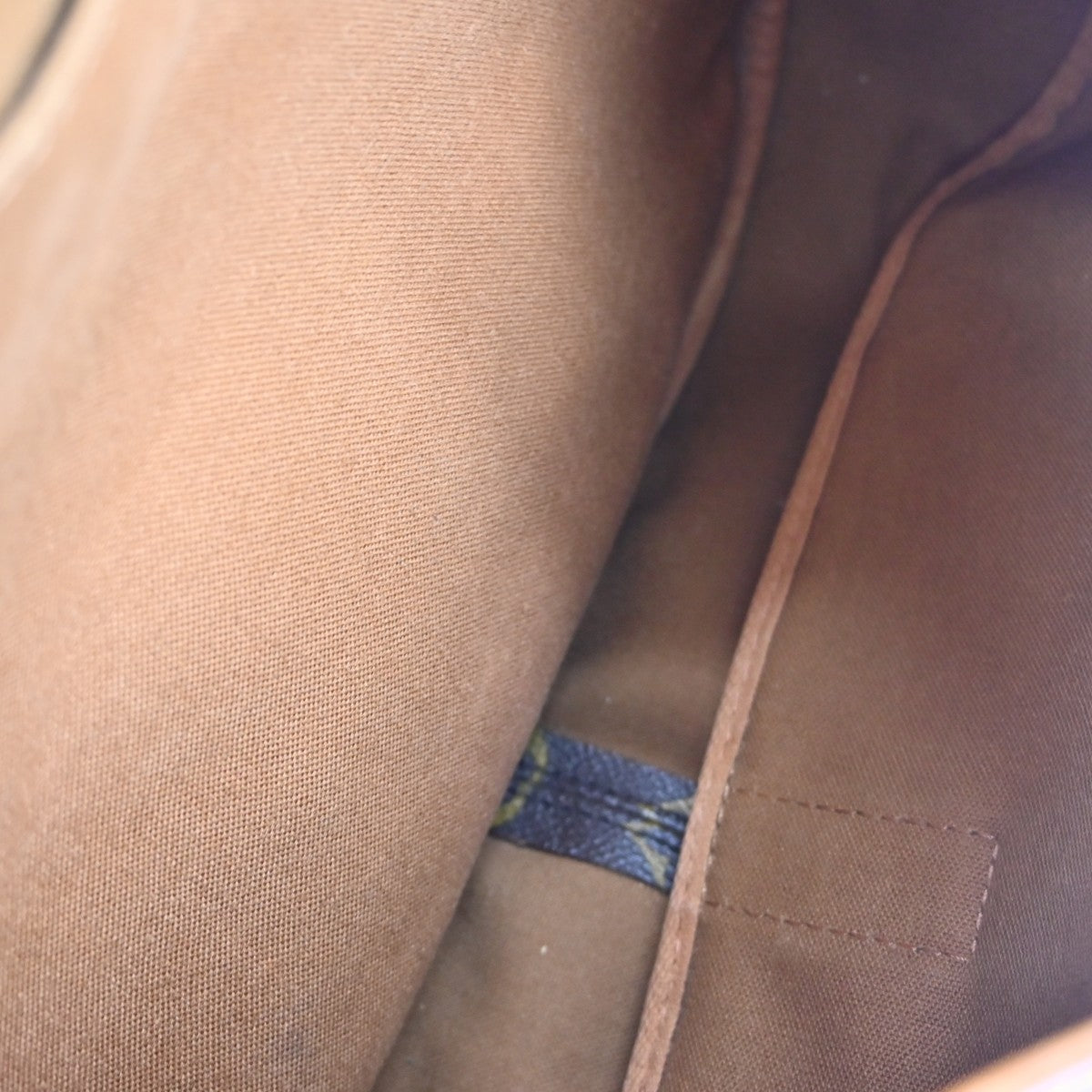 Louis Vuitton Saumur Monogram Brown Canvas Shoulder Bag Bag (Pre-Owned)