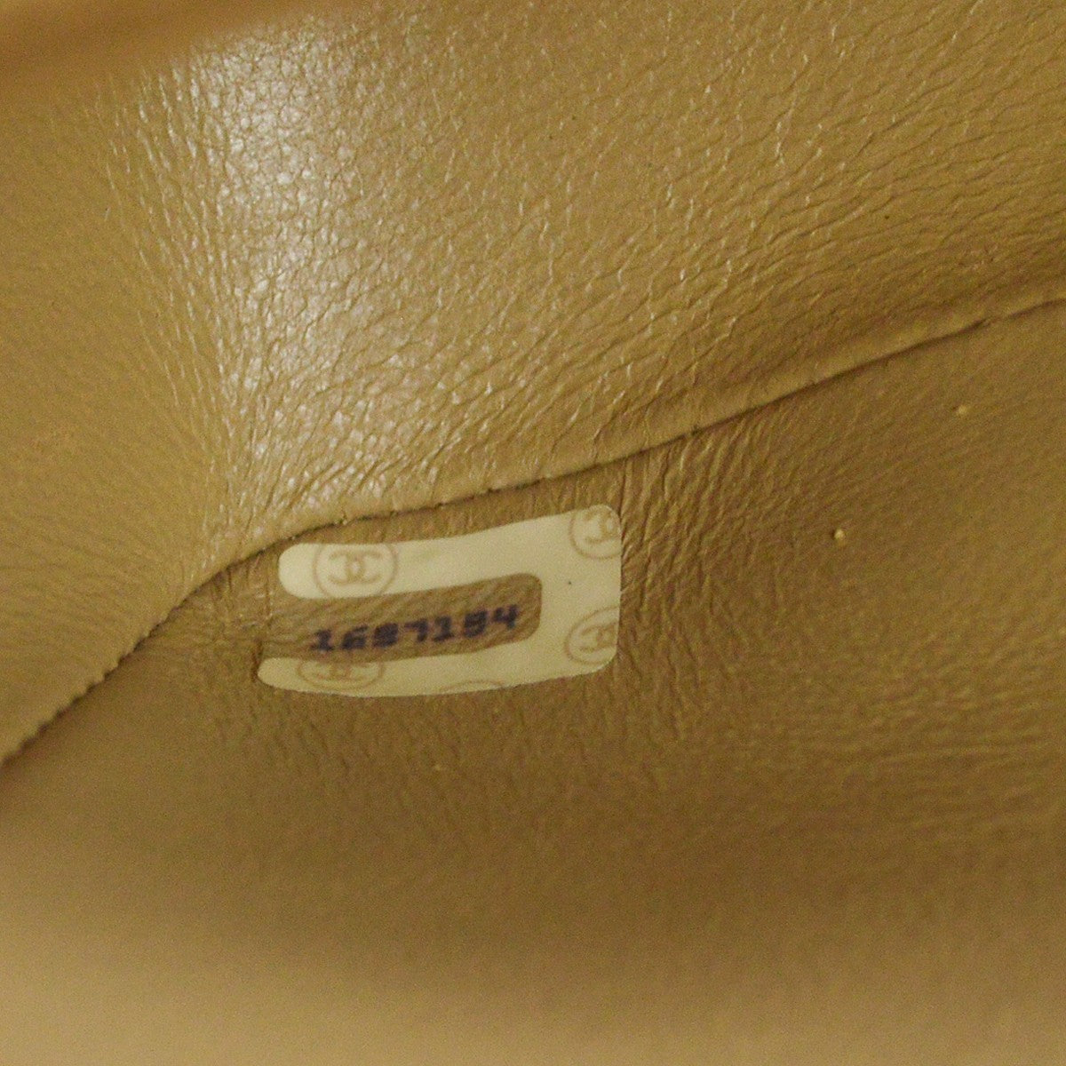 Chanel Retro Classic Square Flap Quilted Goatskin Beige Calfskin Handbag (Pre-Owned)