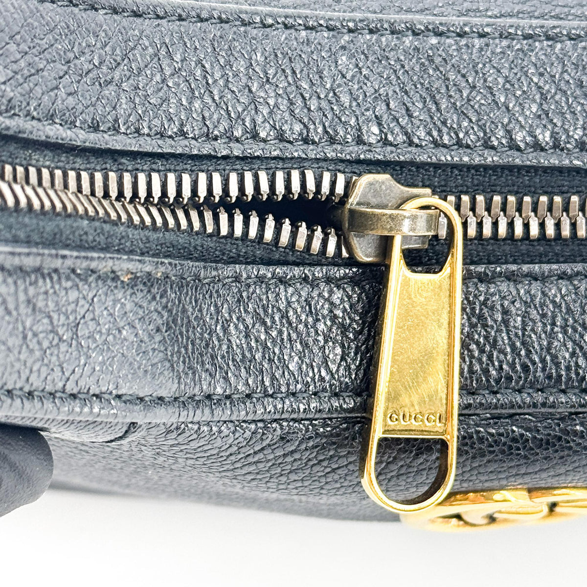 Gucci Aphrodite Leather Black Leather Shoulder Bag Bag (Pre-Owned)