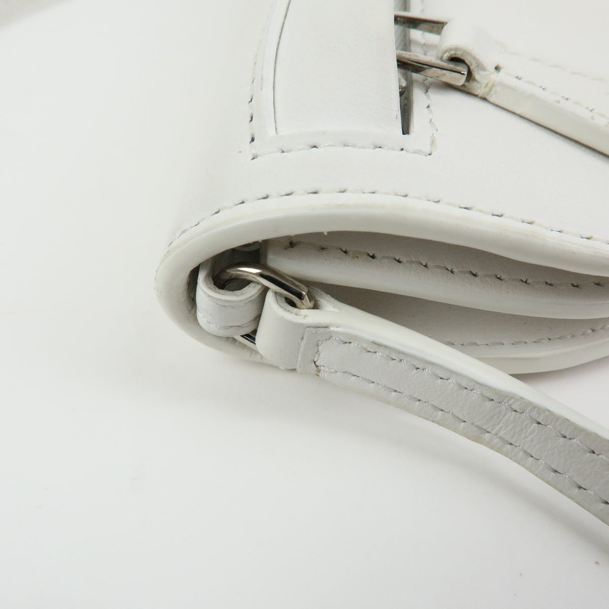 Burberry Olympia Flap Leather White Leather Handbag (Pre-Owned)