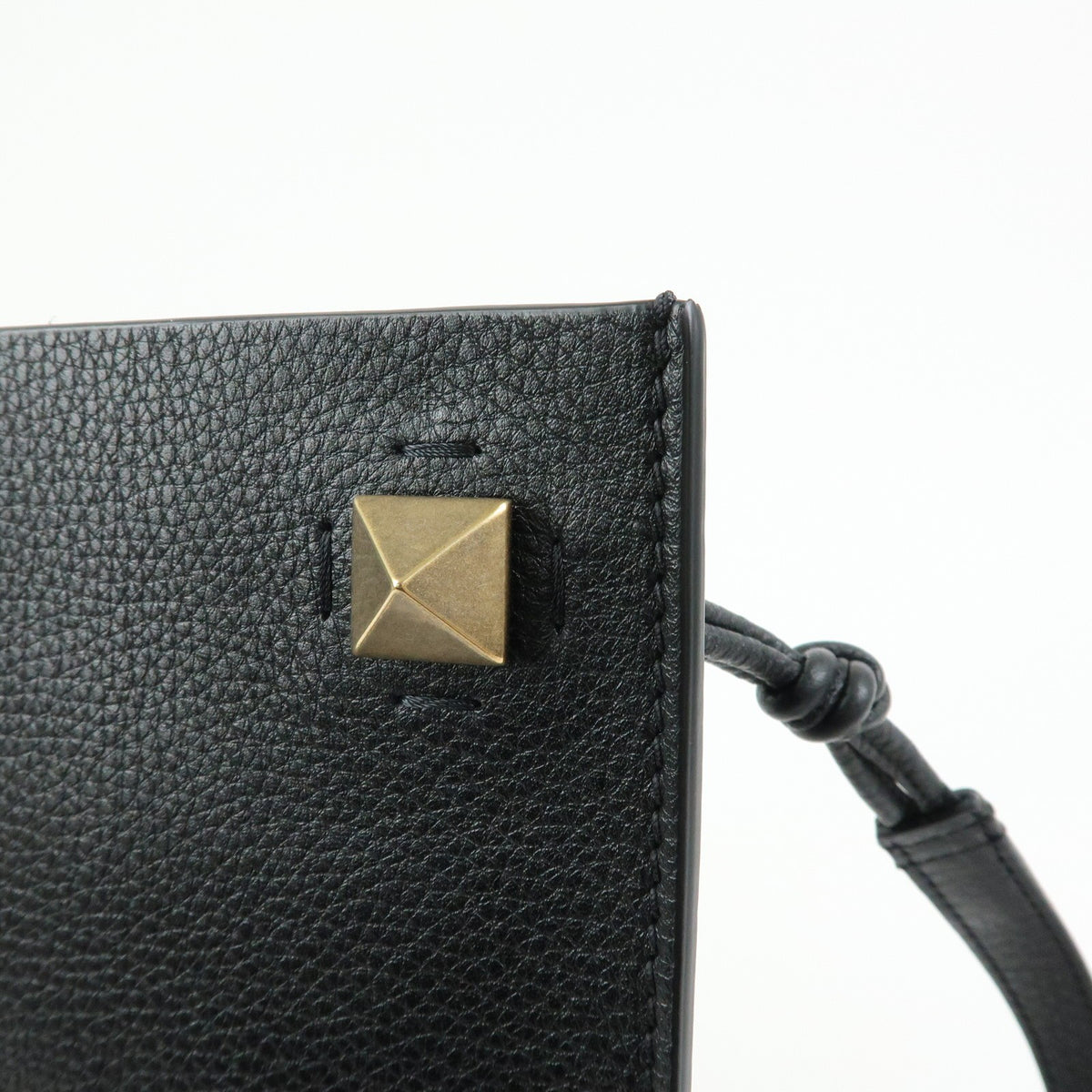 Valentino Garavani Vintage Leather Black Leather Shoulder Bag Bag (Pre-Owned)