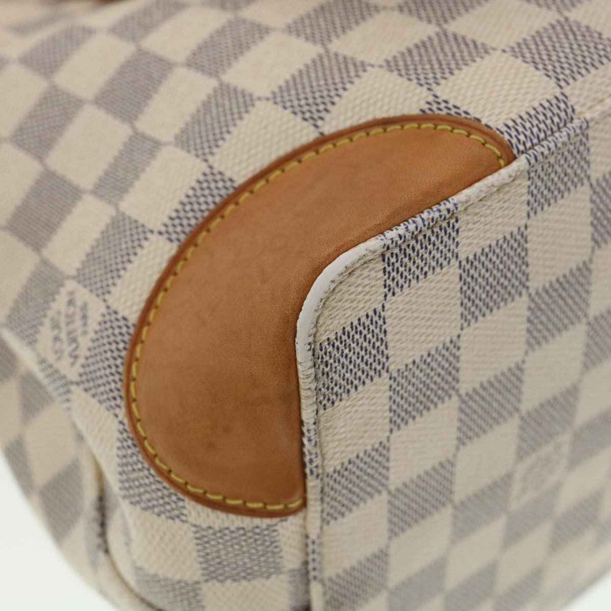Louis Vuitton Hampstead Damier White Canvas Tote Bag Bag (Pre-Owned)