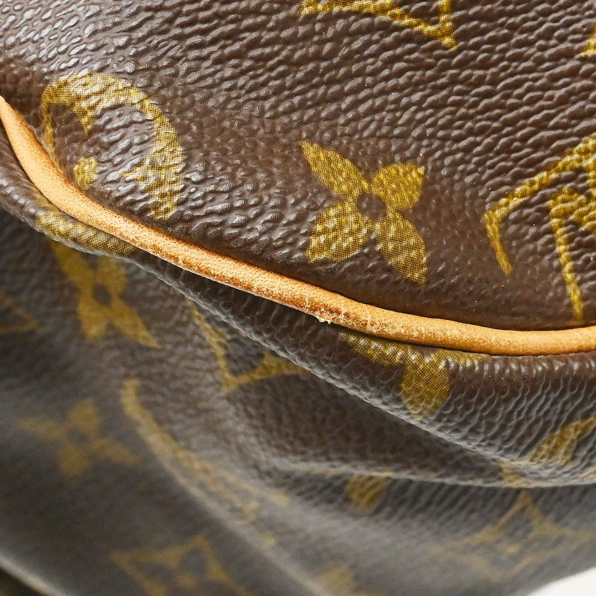 Louis Vuitton Saumur Monogram Canvas Brown Canvas Shoulder Bag Bag (Pre-Owned)