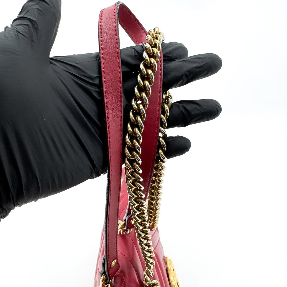 Gucci Gg Marmont Flap Chevron Leather Red Leather Shoulder Bag Bag (Pre-Owned)