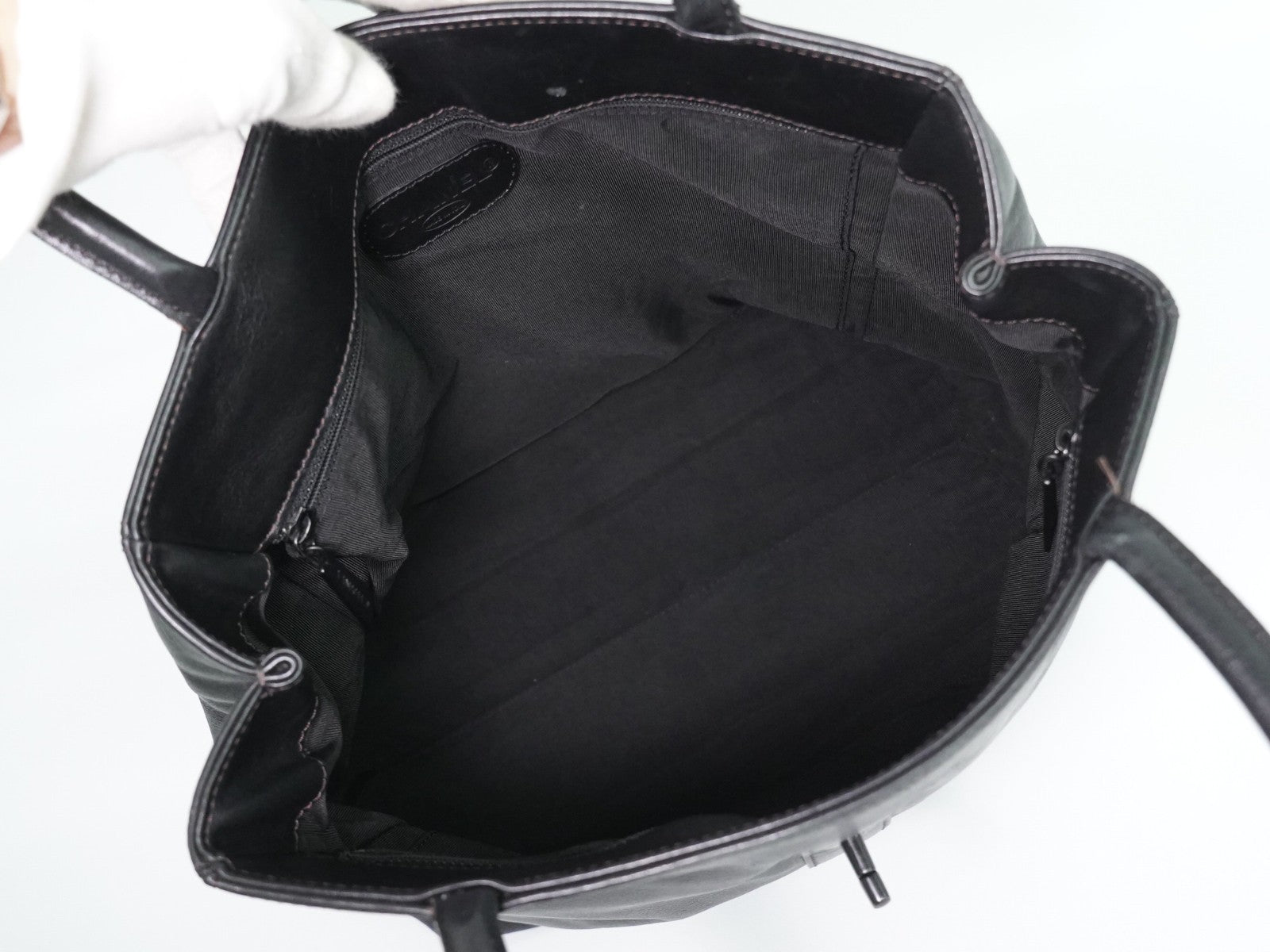 Chanel Vintage Cc Turnlock Tote Leather Black Leather Tote Bag Bag (Pre-Owned)
