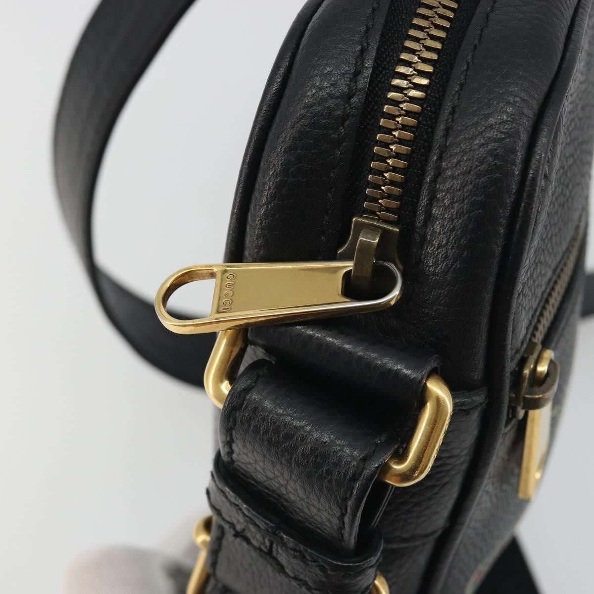 Gucci Logo Zip Messenger Printed Leather Black Leather Clutche & Pouche Bag (Pre-Owned)