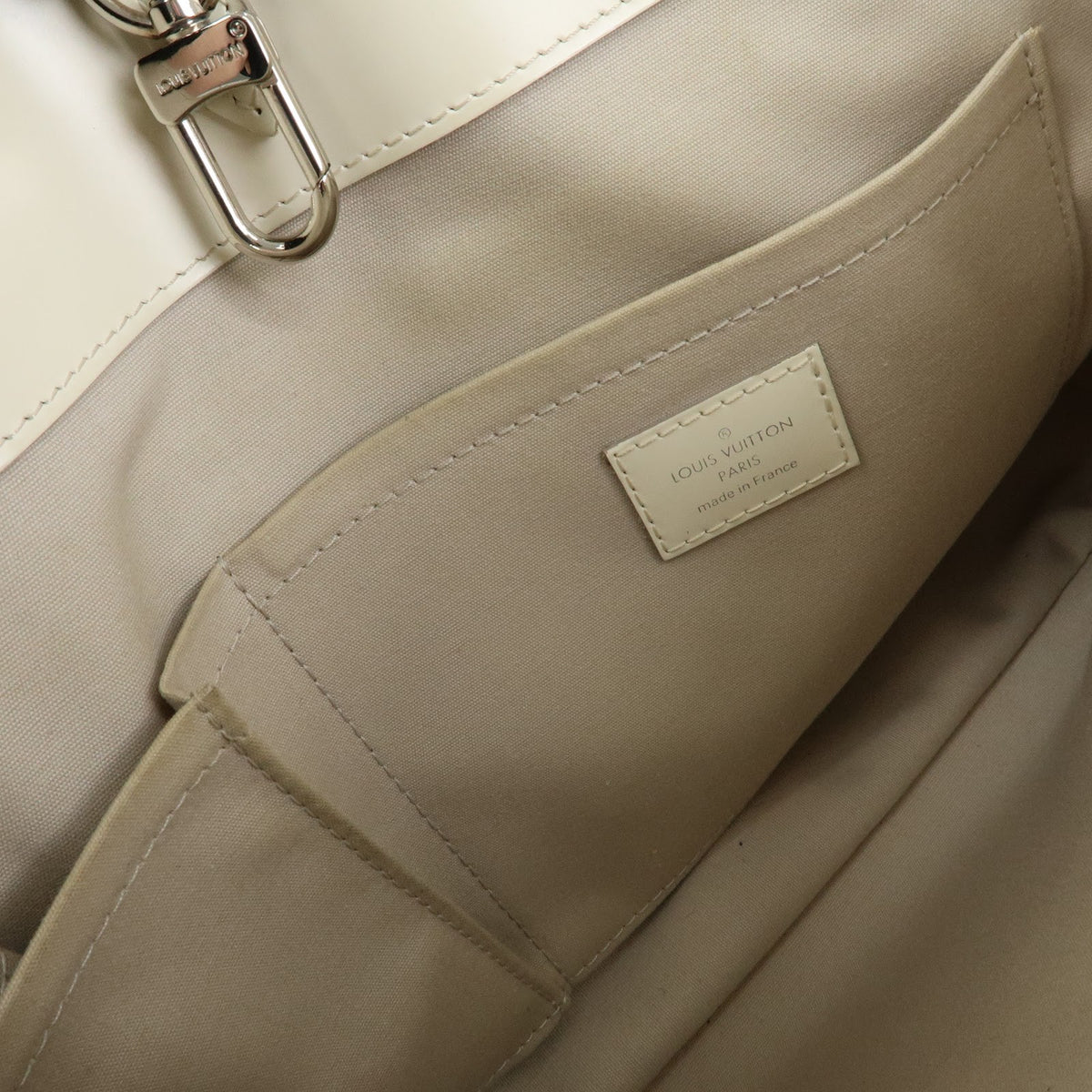 Louis Vuitton Passy Epi Leather White Leather Tote Bag Bag (Pre-Owned)