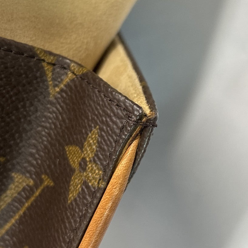 Louis Vuitton Florentine Pochette Canvas Brown Canvas Clutche & Pouche Bag (Pre-Owned)