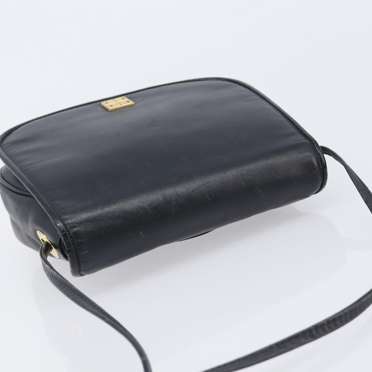 Givenchy 4G Shoulder Bag Leather Black Leather Shoulder Bag Bag (Pre-Owned)