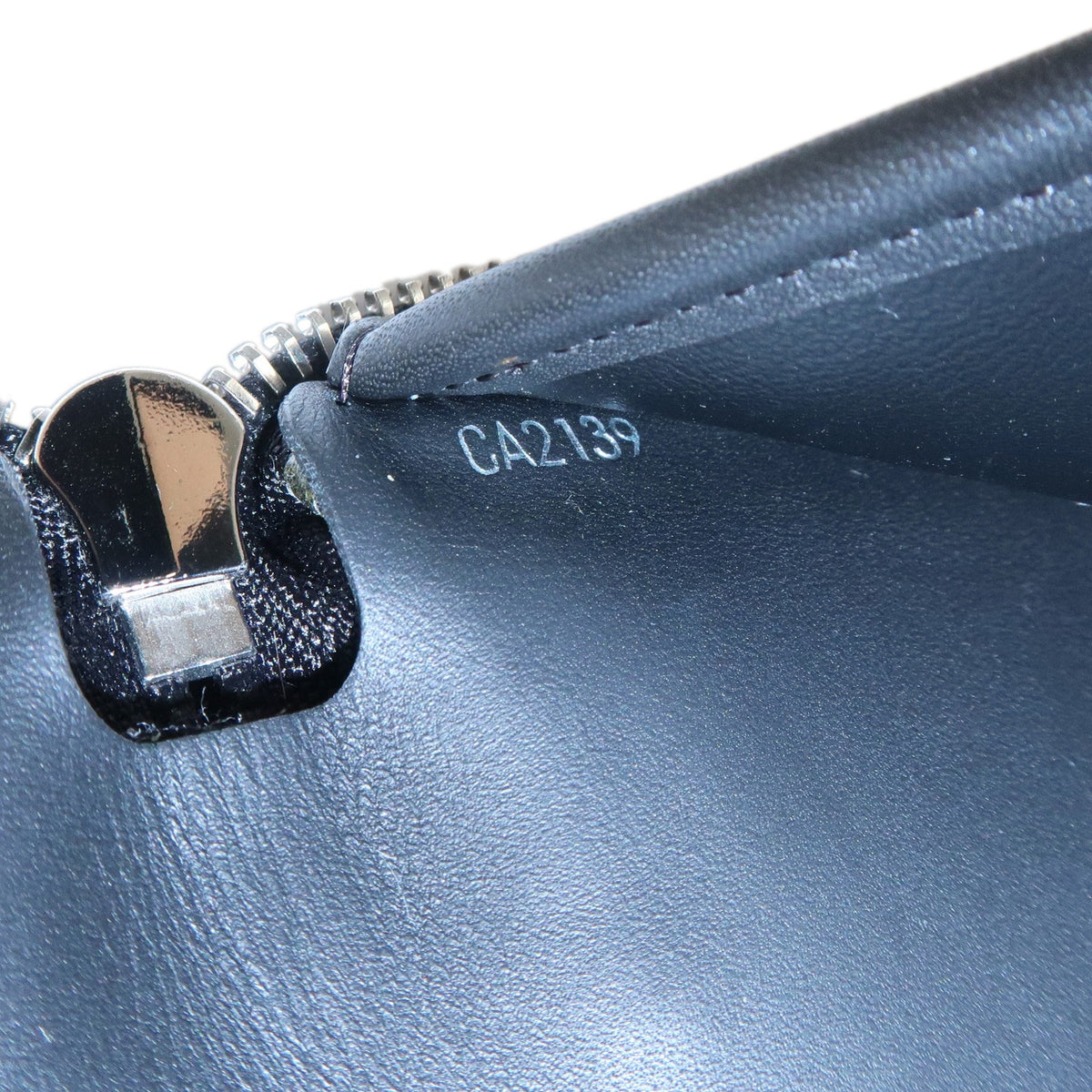 Louis Vuitton Zippy Wallet Vertical Leather Black Leather Wallets Accessory (Pre-Owned)