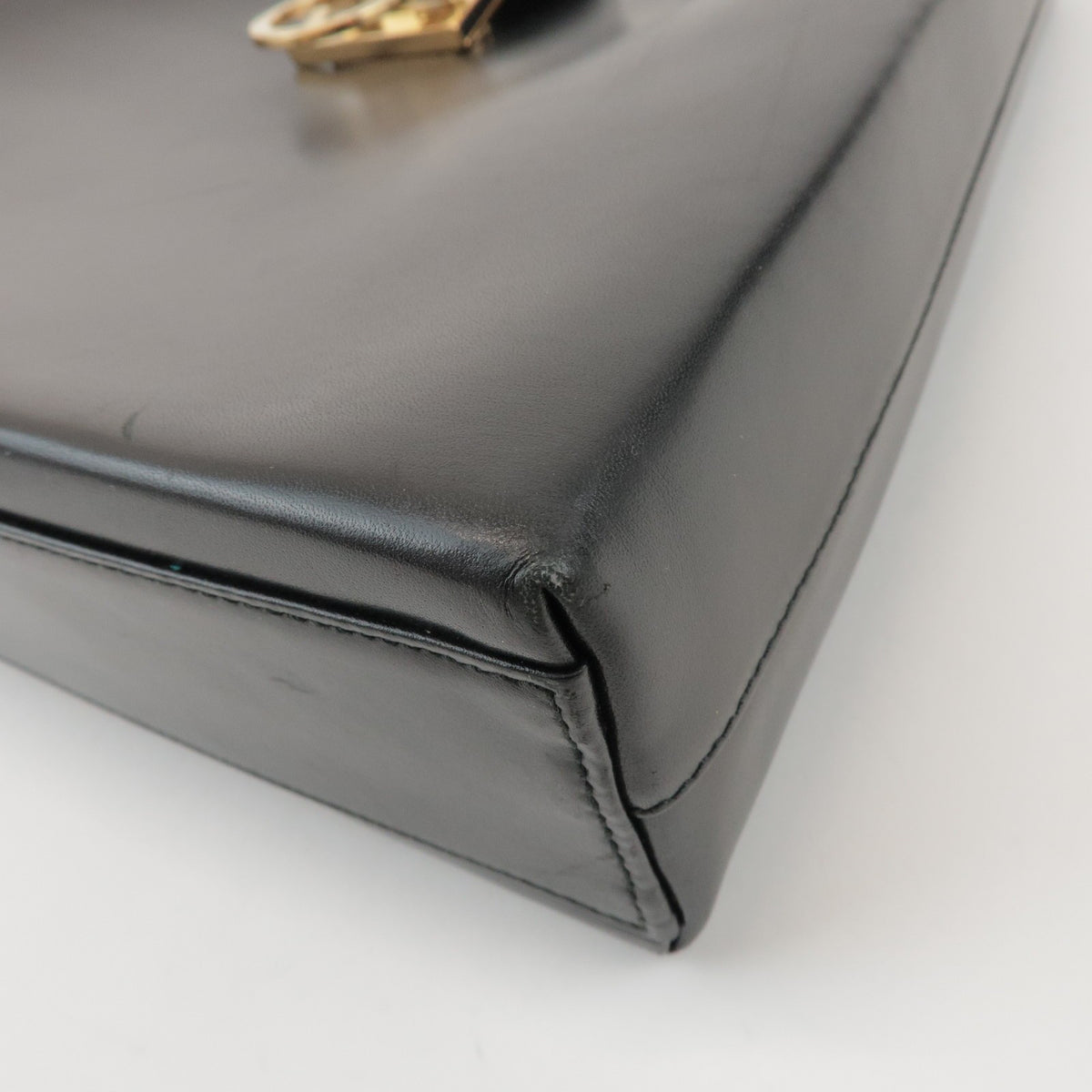Salvatore Ferragamo Trifolio Leather Black Leather Shoulder Bag Bag (Pre-Owned)