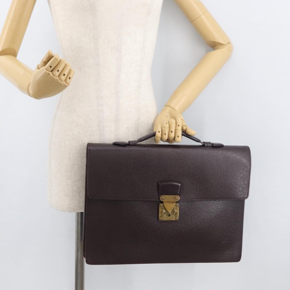 Louis Vuitton Serviette Kourad Taiga Leather Burgundy Leather Briefcase Bag (Pre-Owned)