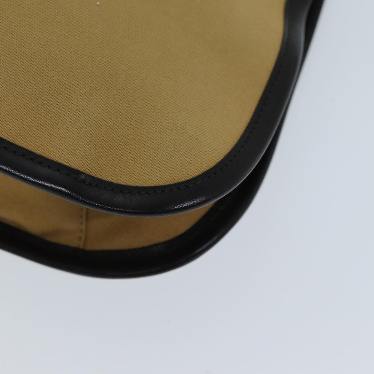 Gucci Vintage Canvas Beige Canvas Shoulder Bag Bag (Pre-Owned)