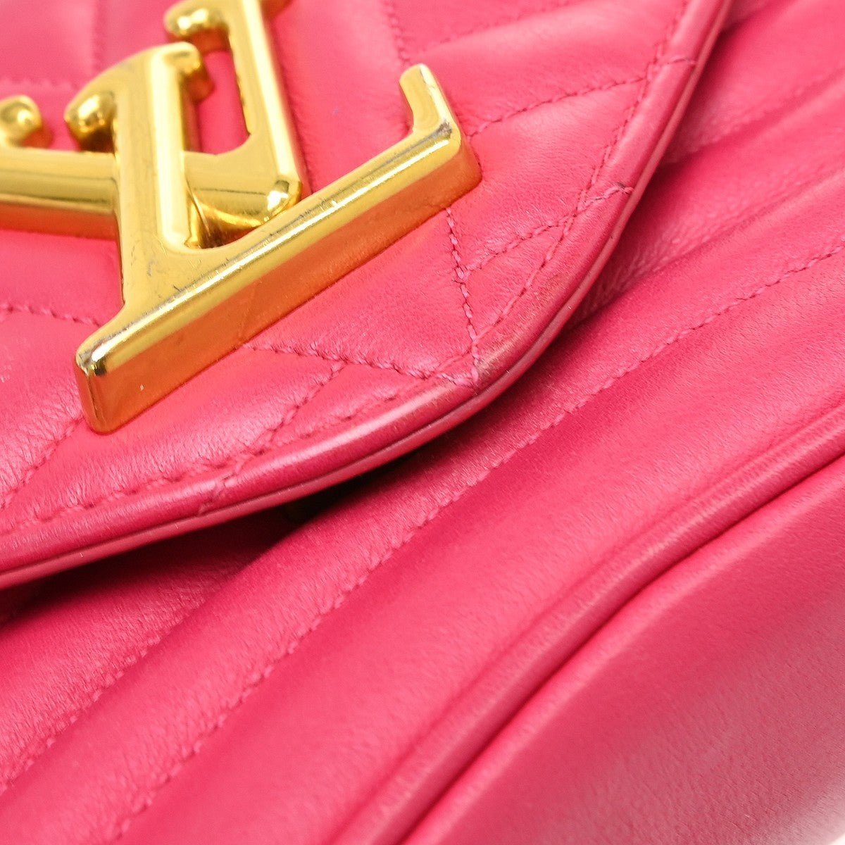 Louis Vuitton New Wave Chain Quilted Leather Pink Leather Handbag (Pre-Owned)